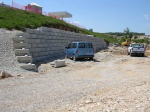 Redi-Rock Gravity Wall Blocks by SI Precast during Installation
